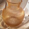 Vaso a righe dalla linee classiche