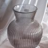 Vaso a righe dalla linee classiche - immagine 2